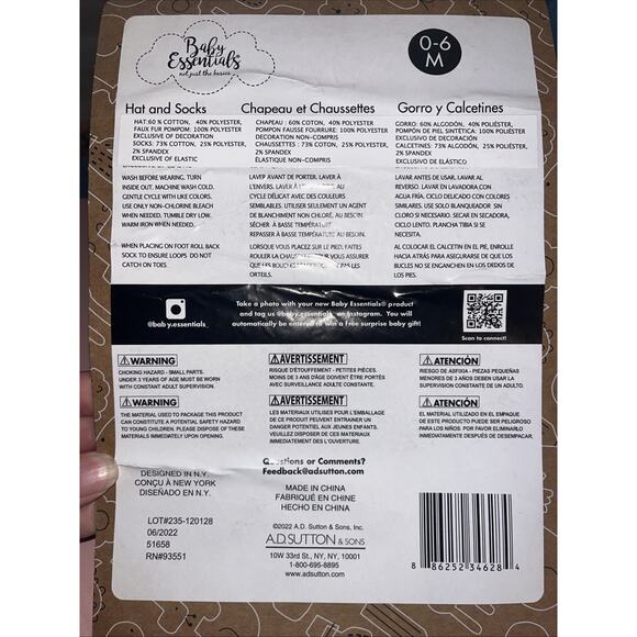 NWT BABY ESSENTIALS MY FIRST CHRISTMAS SANTA HAT AND SOCKS 0-6 Month Santa Xmas - Picture 5 of 5